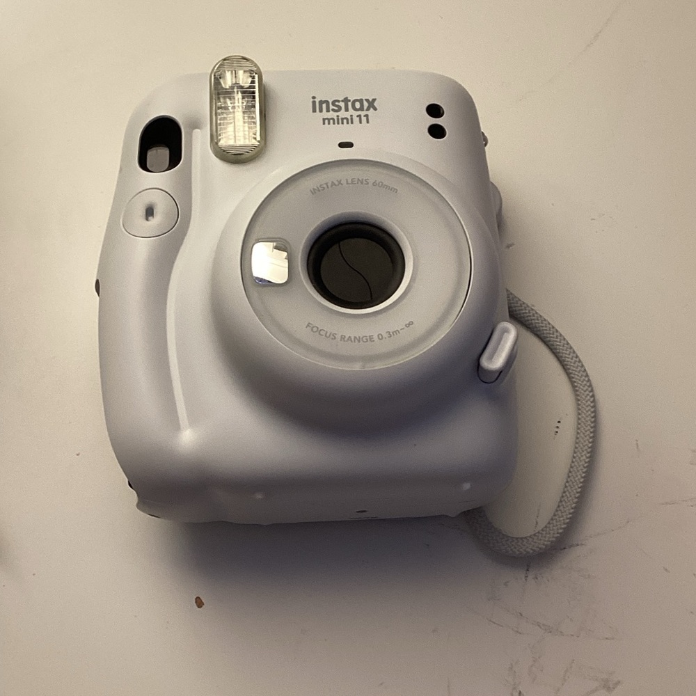 Instax Mini 11 Camera in Soft White